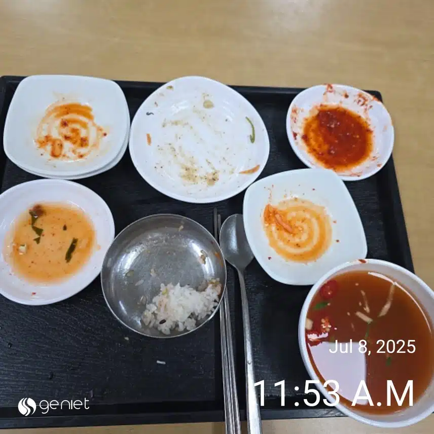 점심은 직원식당에서 백순대야채볶음