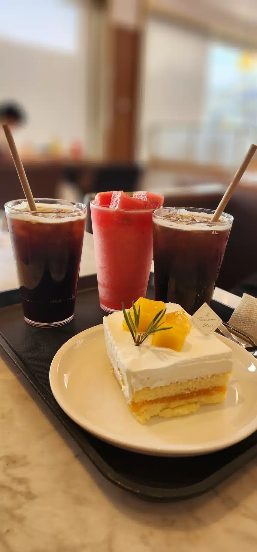 더위엔 카페죠 ㅎㅎ