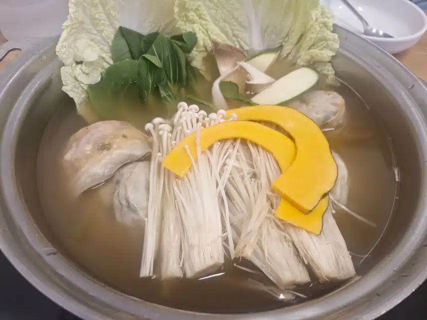 콩국수집 갔는데 솔드아웃이라네요..ㅜㅜ