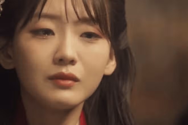 자신에게서 도망치는 견우를 쫓아간 성아