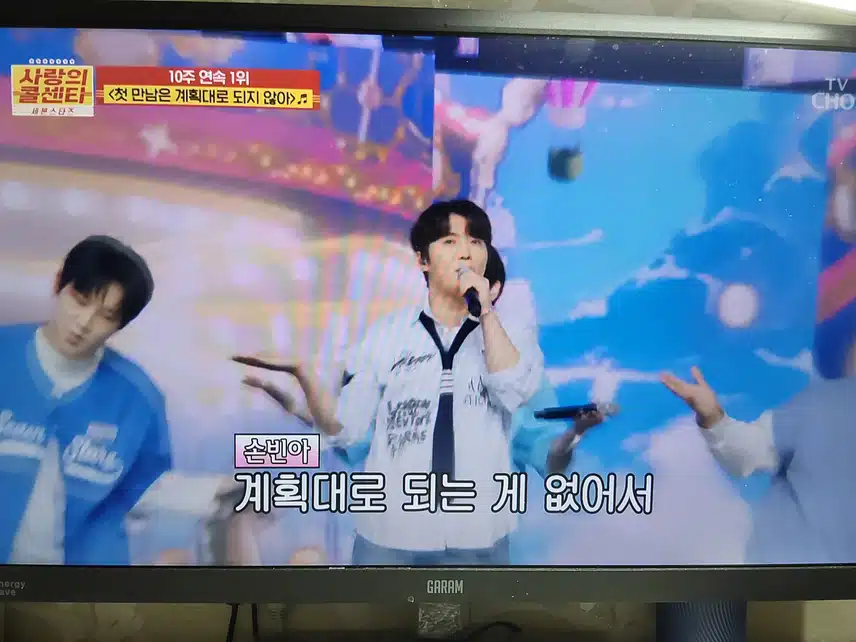 이번 회차 오프닝 단체곡 세븐스타즈 아이돌에 밀리지 않는 무대인데요