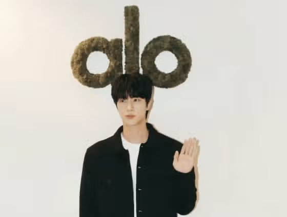 역시 비주얼킹&패션 아이콘인 진님 ㅎㅎ