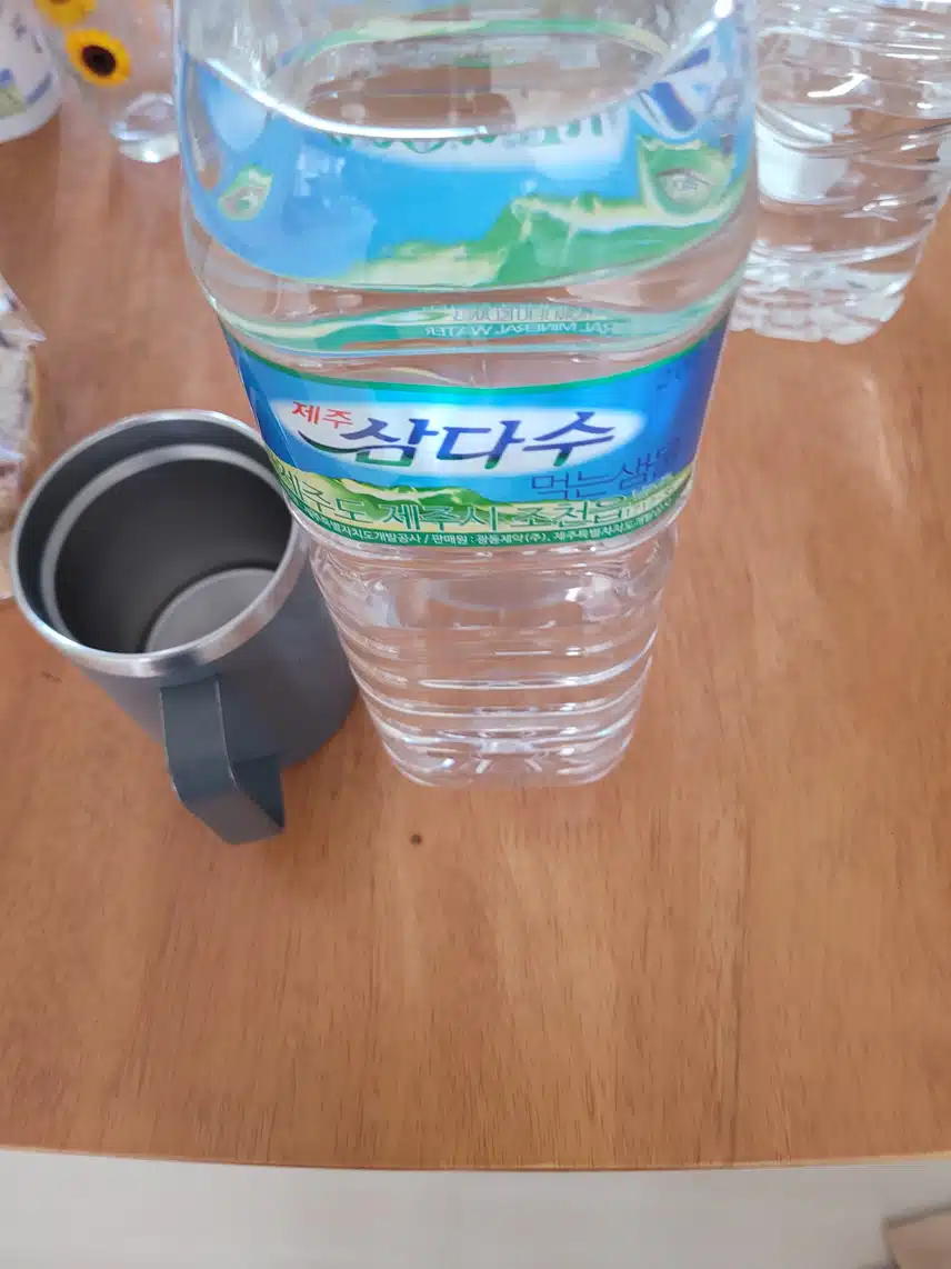 하루에 물 2리터 마시면 건강에 최고