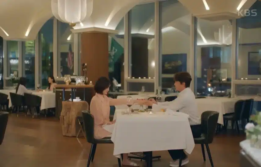 케이크 반지 청혼 하는거 부러웠어요.