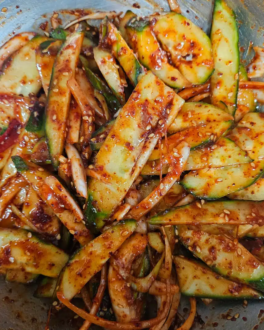 새콤한 오이 ,상추 무침으로