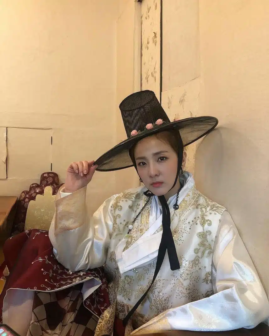 한복도 힙할 수 있다는 걸 보여주는 산다라박