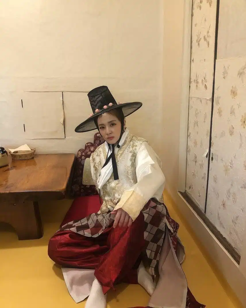 한복도 힙할 수 있다는 걸 보여주는 산다라박