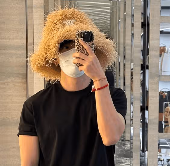 뷔님 백화점 쇼핑현장 포작되었어요.