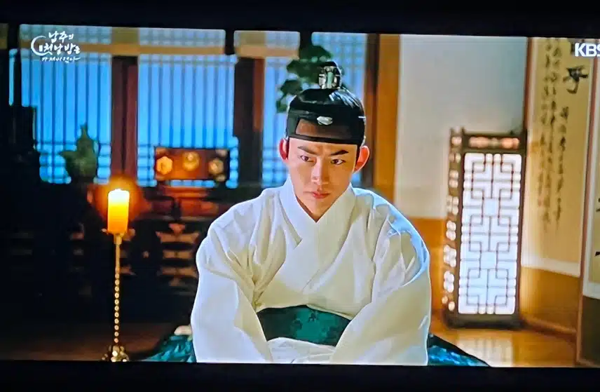 Aujourd'hui, je regarde la diffusion en direct du merveilleux drama de Taecyeon.