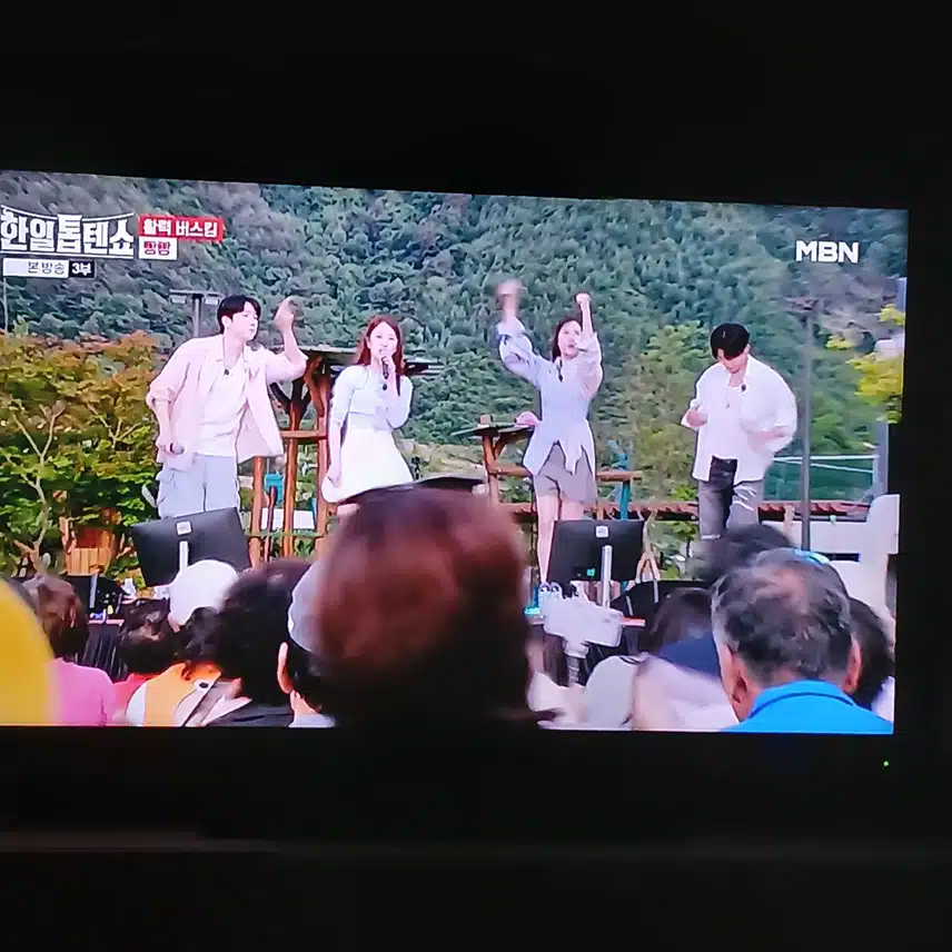 4명 함께하는 마지막 무대 멋져부러요