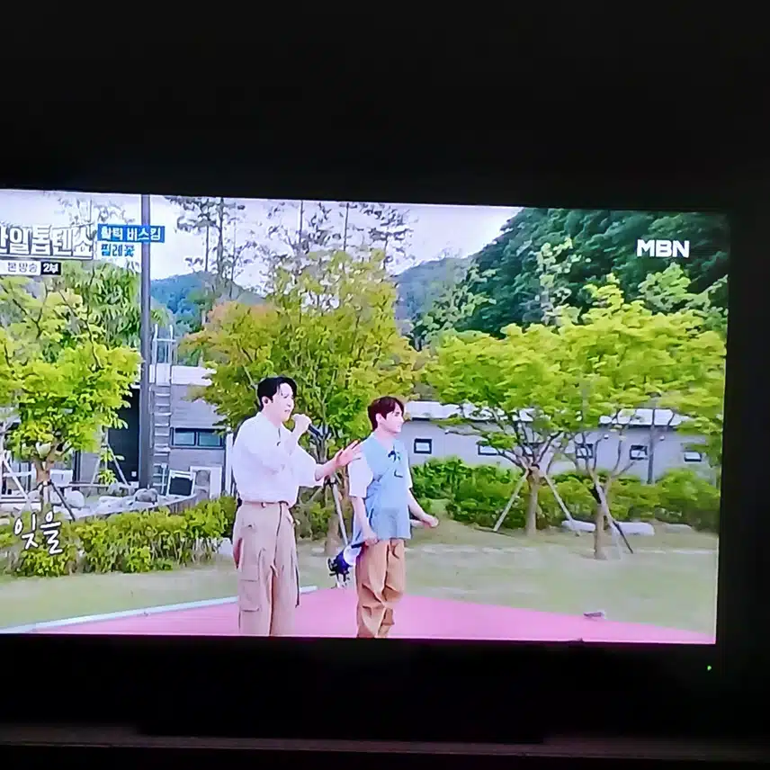 에녹과 박서진이 함께하는 찔리꽃 무대에요