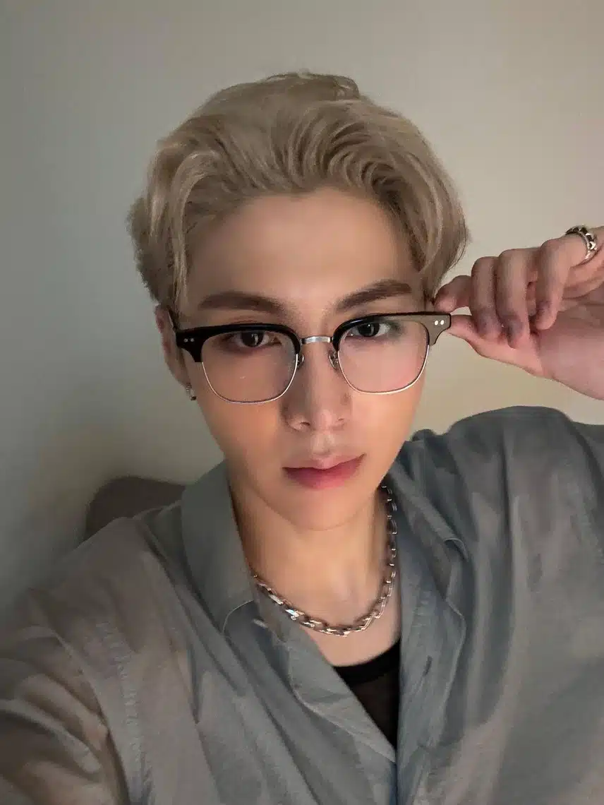 Selfie Hankira dari masing-masing All Defs dengan warna khas mereka sendiri
