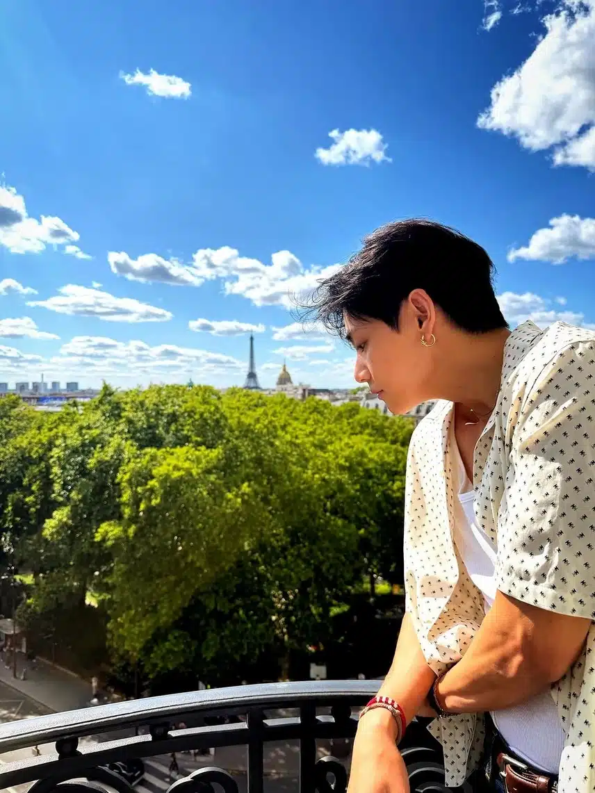 예쁜 풍경과 하늘속의 작품같은 뷔의 비주얼 
