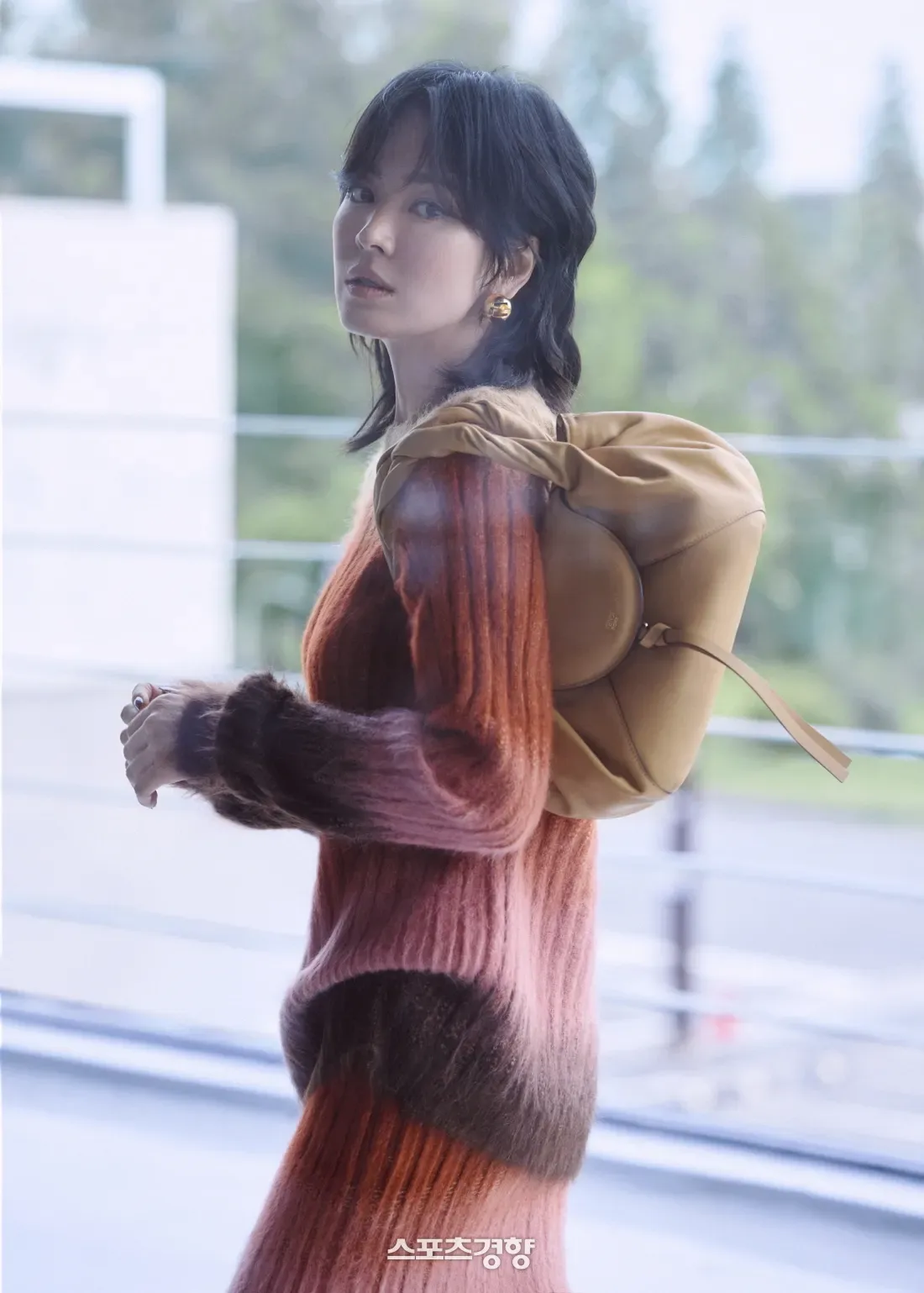 ウルフカットのソン・ヘギョ俳優のフェンディ写真写真