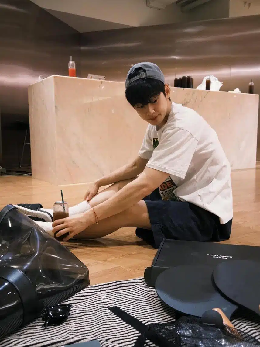 차은우님의 귀여운 일상 사진 다들 보세요