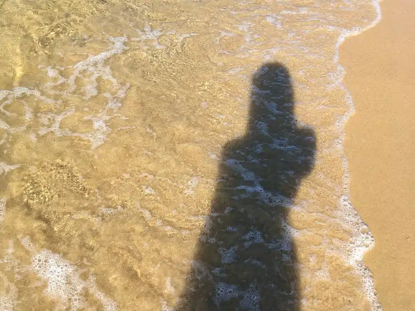 Pumi9 李赛伦的Instagram，其中包含在海滩拍摄的泳装照