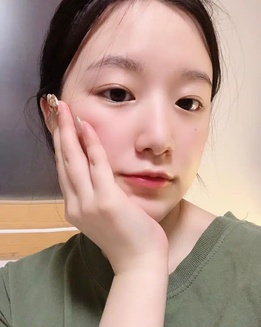백옥피부 가졌다는 여자 아이들 슈화
