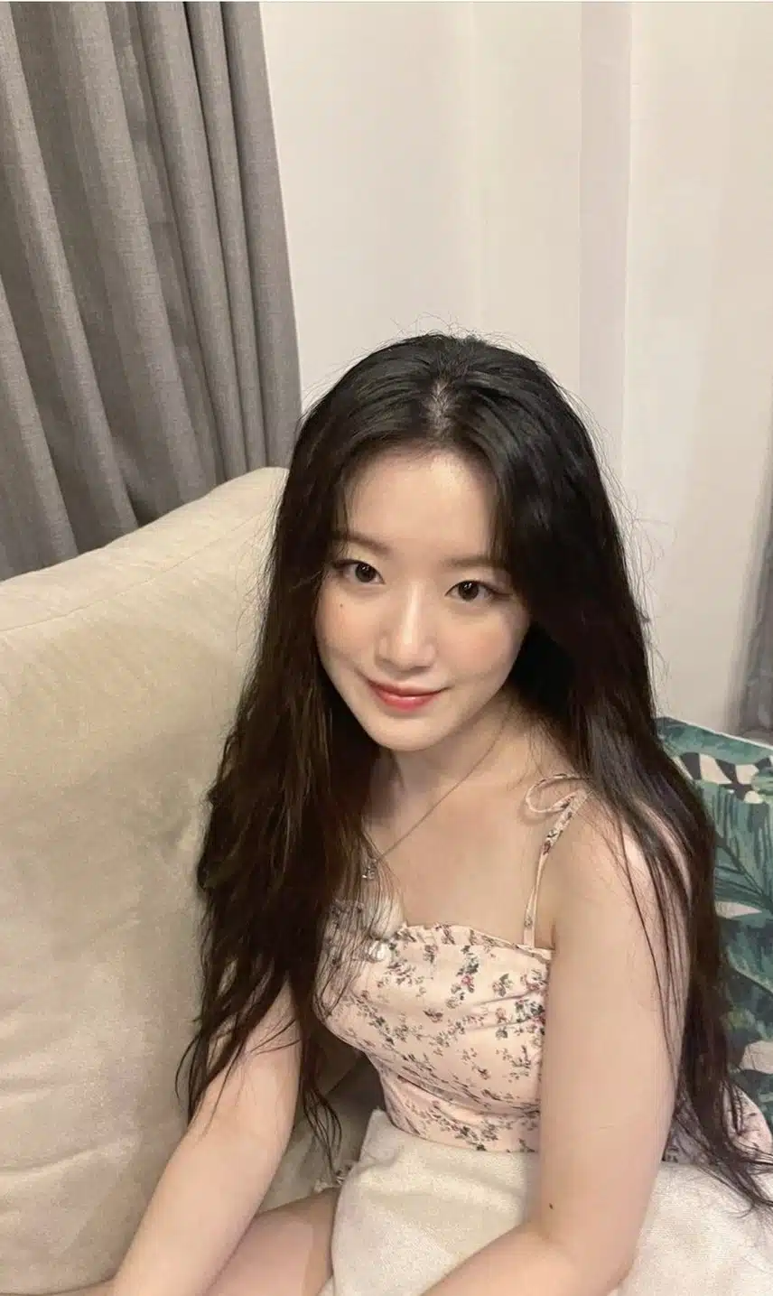 백옥피부 가졌다는 여자 아이들 슈화