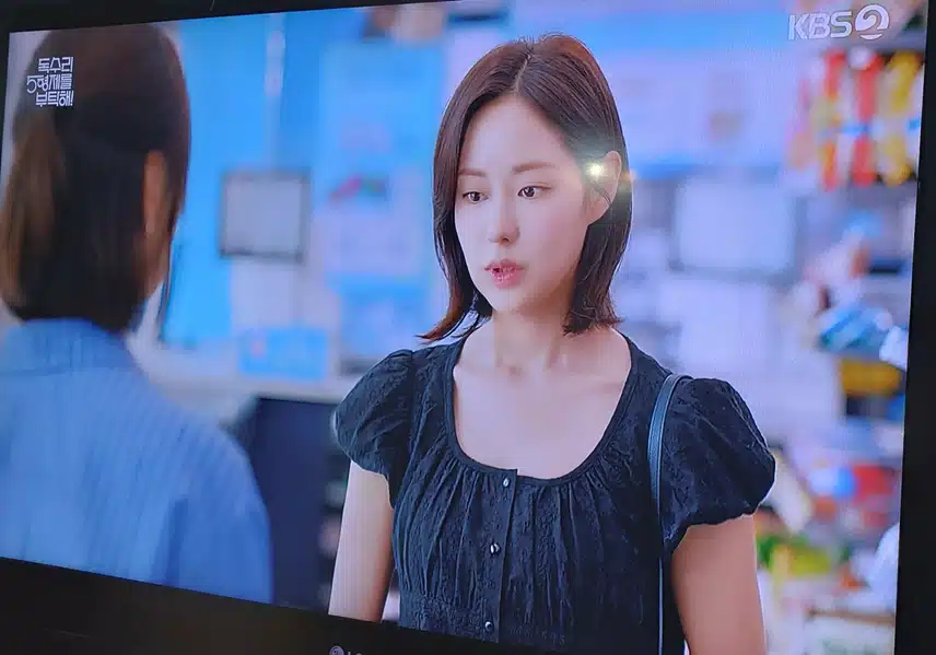 미순이한테 편의점 관둔다고 말하러온 세리