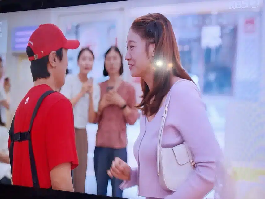흥수 완전 스타됐네요 가게에서 사진도 찍고 너무좋았어요 