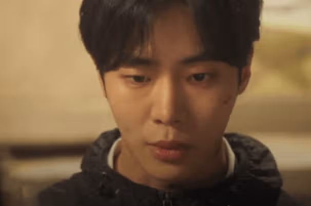 성아를 증오하기 시작합니다