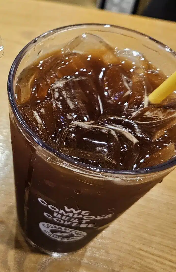 산책 후 시원한 아아~