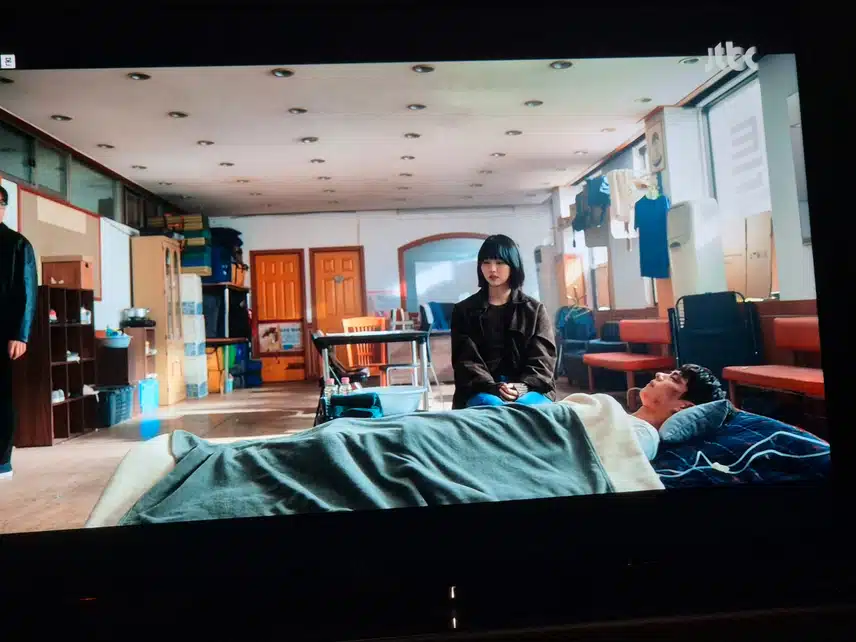 한나는 복수를위해 홀로 민주영을 제거하려간다