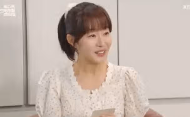 엄지원이 박정수 첫사랑 찾기를 시작하네요.