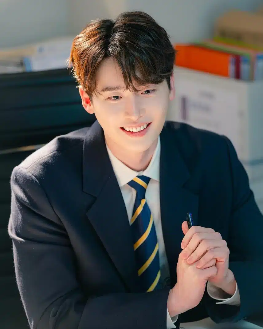 오랜만에 드라마에서 얼굴 보는 이종석배우님