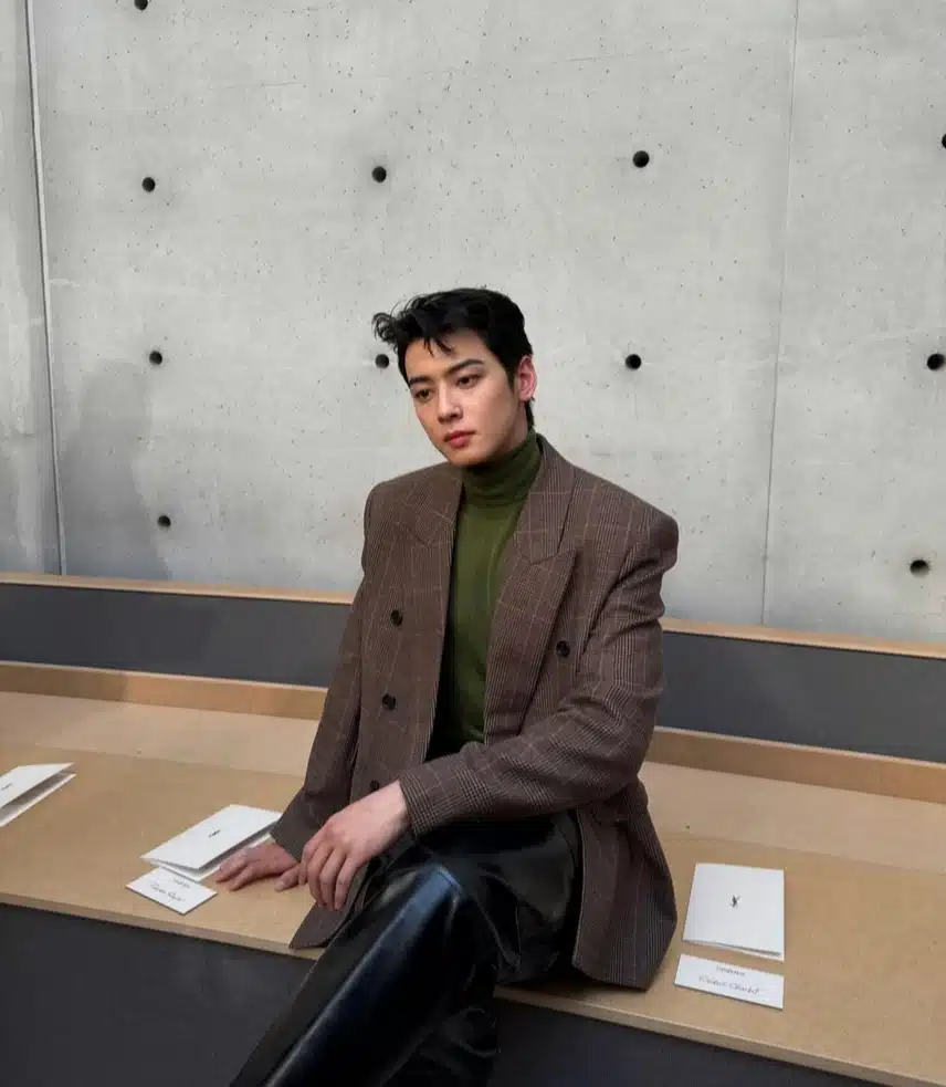 얼굴천재 차은우님 비주얼로 파리를 매료시켰네요!!