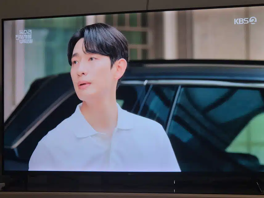 애 봐주는 사람이 몰래 저렇게 해도 되는건가요...
