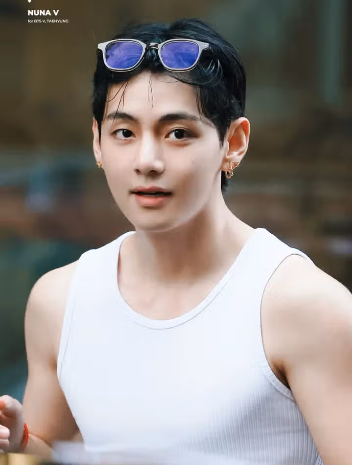 Bonjour TAEHYUNG 💜 BORAHAE 
