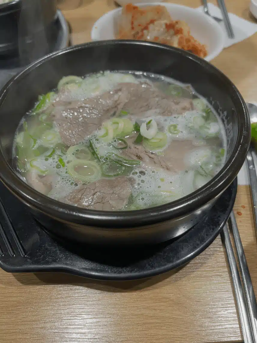 여름에는 뭐다 바로 설렁탕이다 설렁탕 맛집입니다