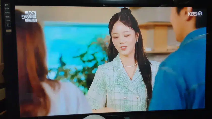 리안이가 흥수를 아직도 많이 좋아해요