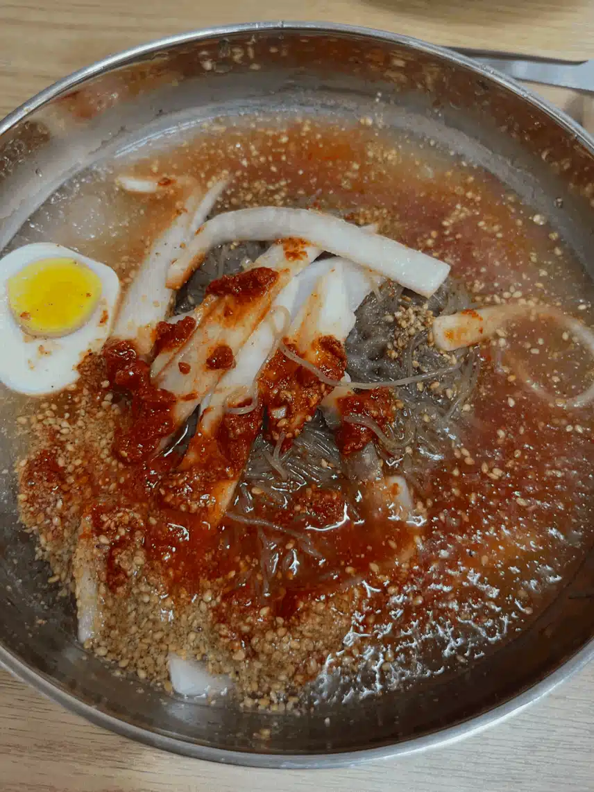 여름에는 뭐다 역시 냉면이 최고인거 같아요
