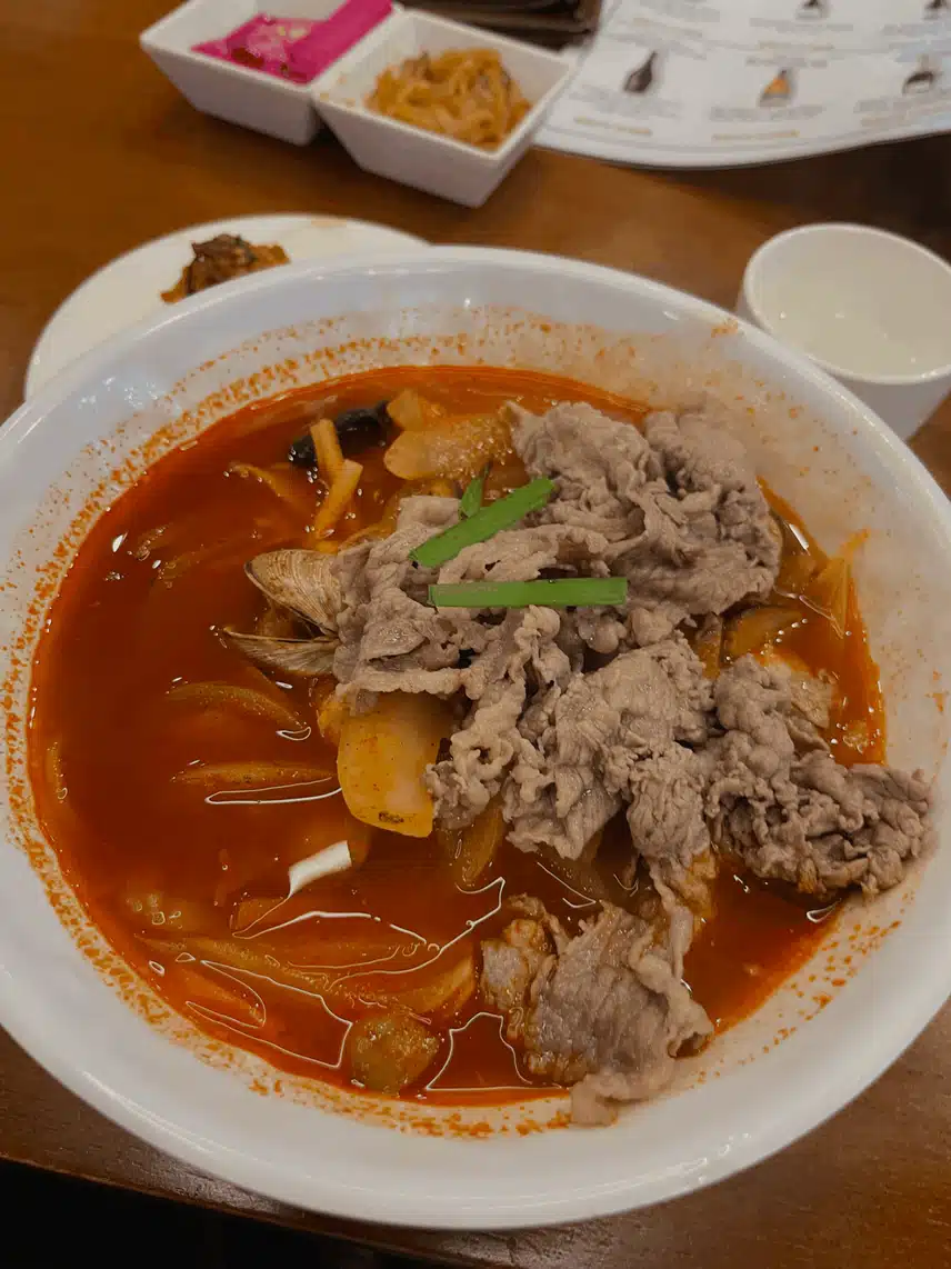 여름에 먹는 짬뽕이 너무 좋더라구요 특히 차돌짬뽕 추천입니다