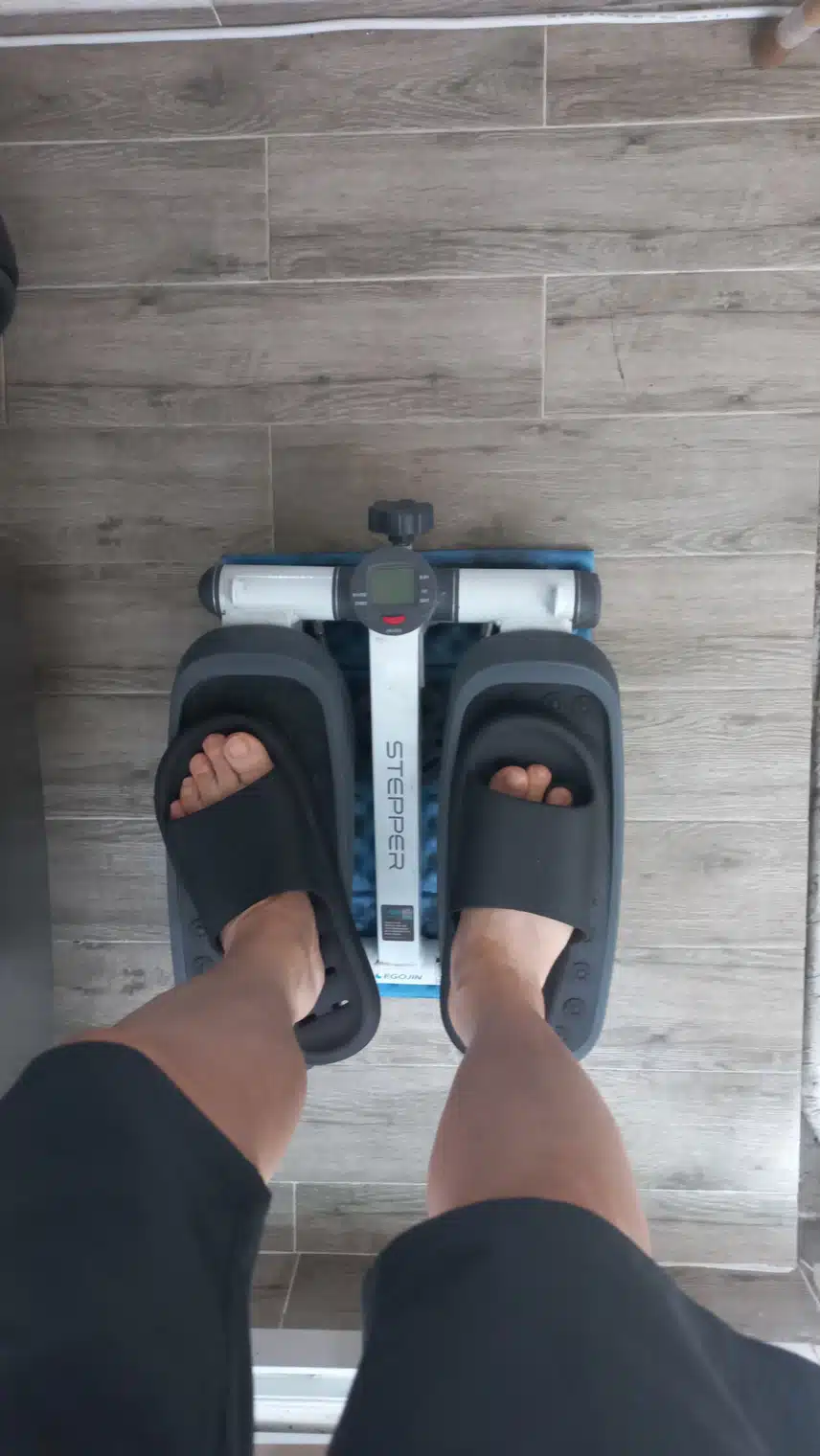 오늘은 아침 일찍 스텝퍼 