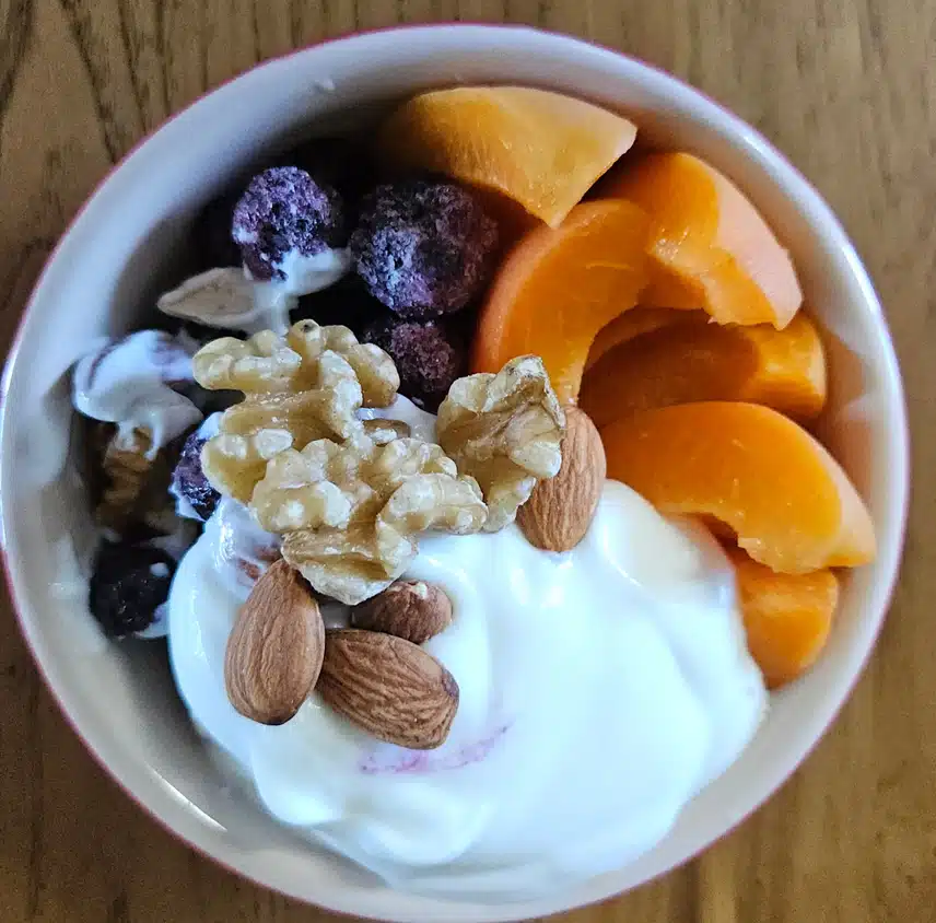 산책 전 새콤하게 입맛을 돋우네요.