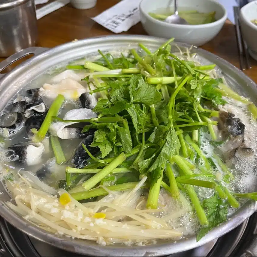 여름에 더욱 시원한 복어지리 영등포 복집