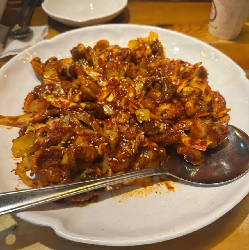 직화쭈꾸미와 칼국수를 동시에 먹을 수 있는 곳