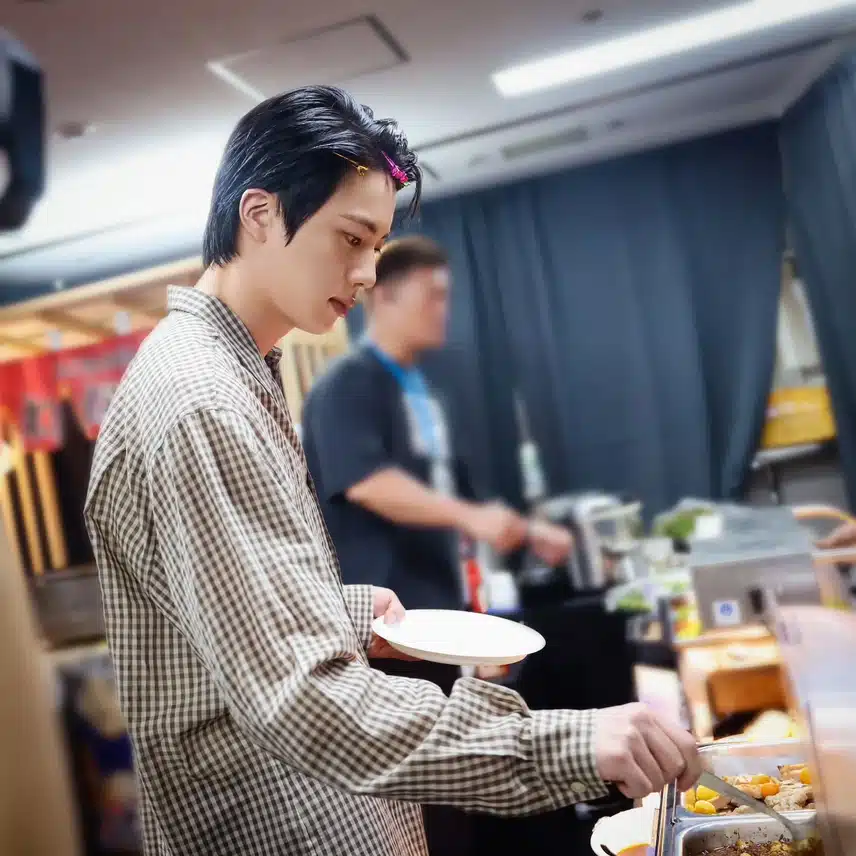 진의 인스타에 올라온 콘서트 비하인드 모습