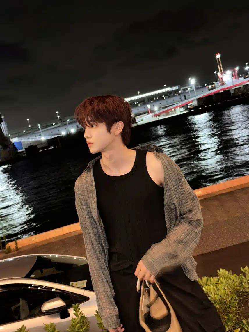 Rise Seongchan berjalan-jalan malam dengan mata rusa