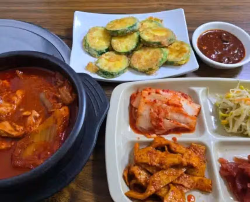 부담없이 닭볶음탕을 먹을 수 있는 곳이있어요