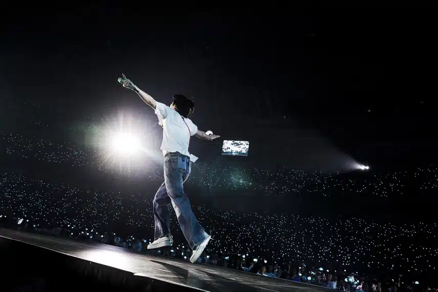 Foto tur diposting di Instagram BTS Jin