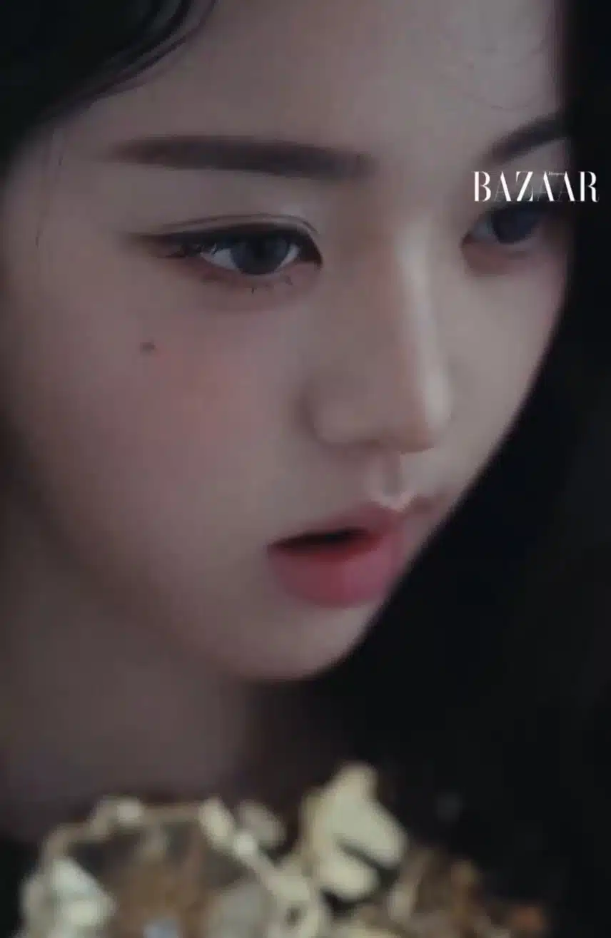Jang Won-young trên tạp chí Harper's Bazaar với thần thái khác lạ so với thường lệ