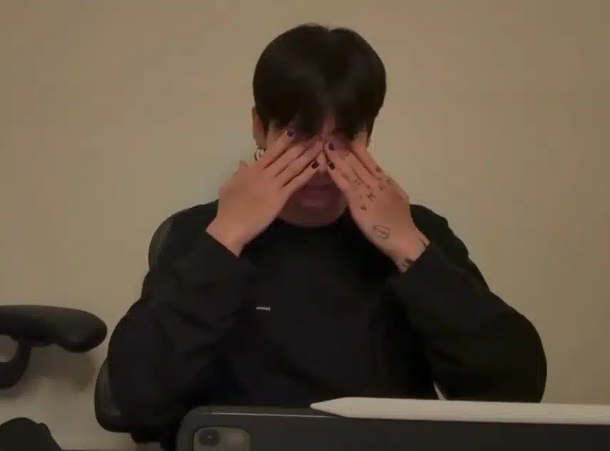 Jeongguk está tan inmerso en Kedehun que derrama lágrimas.
