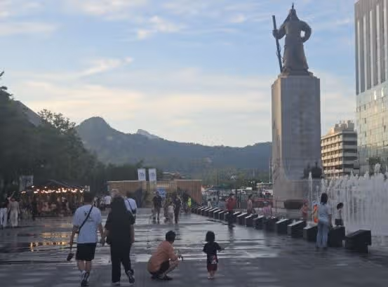 멀리 갈 필요 없이 도심 한복판에서 물놀이 어떠세요?