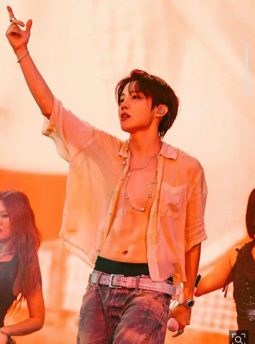 제이홉님이 롤라팔루자 베를린에서 헤드라이너로화려한 무리를 장식했다 