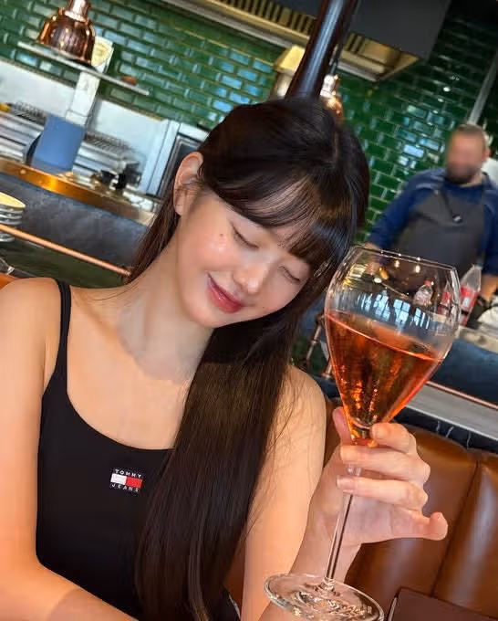 장원영 맥주와 샴페인 마실때 표정 온도차이