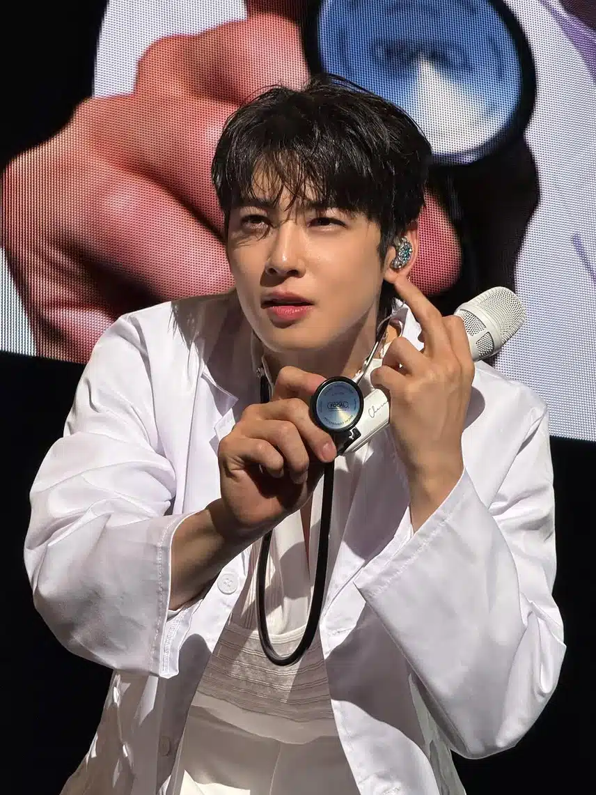 이런 비주얼의 의사선생님 있으면 하룰라라 가죠